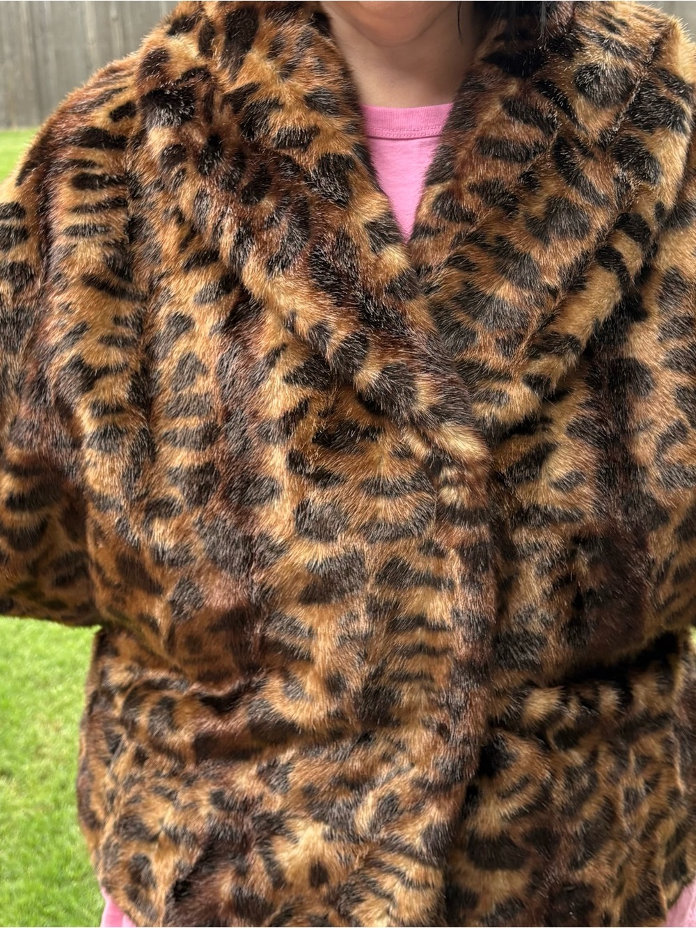 Calvin Klein Leopard Print Faux Fur caplet  in Brown and Black Sz Large. NWT - Picture 8 of 9